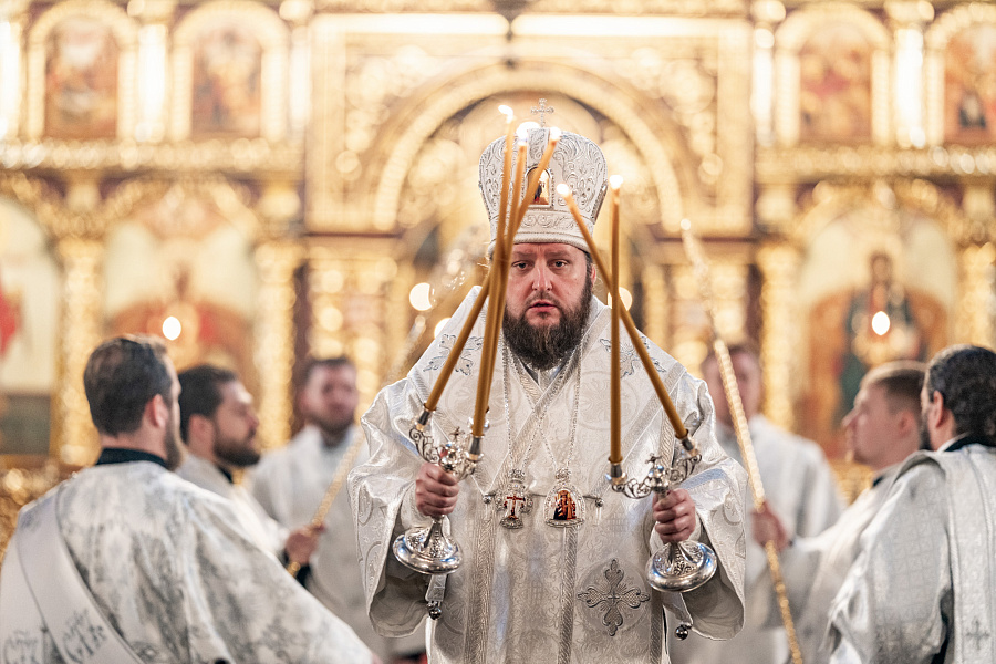 Архиерейское богослужение в соборе Всех святых, в земле Русской просиявших города Домодедово в День памяти жертв политических репрессий